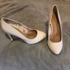 Brand new white shoes